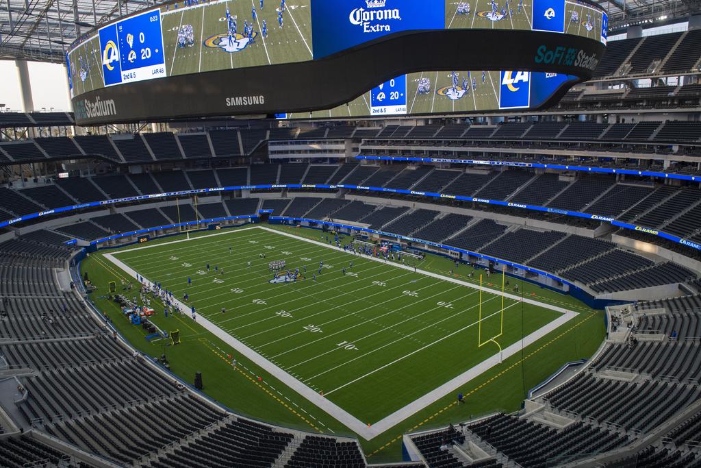 Para la siguiente temporada de la NFL el SoFi Stadium abrirá sus puertas para ser la casa de los equipos Los Ángeles Rams y Los Ángeles Chargers, equipos que han establecido una asociación comercial con las cervezas mexicanas Corona y Pacífico. (ARCHIVO)