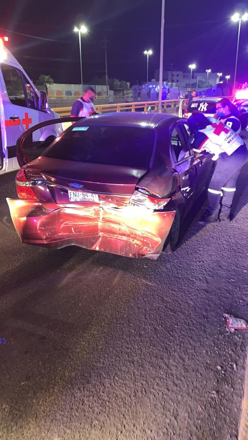 La unidad se impactó contra un automóvil Chevrolet Aveo y provocó daños a un Nissan Platina.