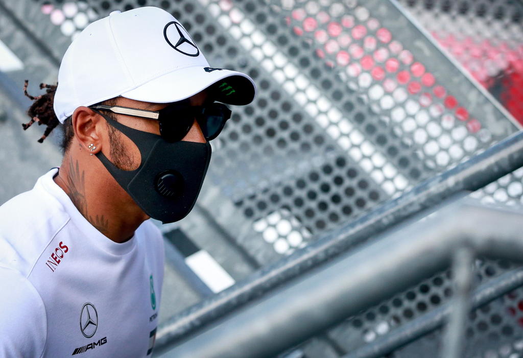 Lewis Hamilton marcó el tercer mejor tiempo en los entrenamientos libres para el Gran Premio de Bélgica, mencionó que parece que 'queda por delante un fin de semana emocionante'. (ARCHIVO)
