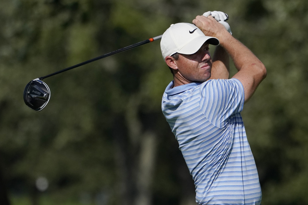 Rory McIlroy y Patrick Cantlay son los únicos jugadores abajo del par tras dos rondas en el BMW Championship de la PGA. (AP)