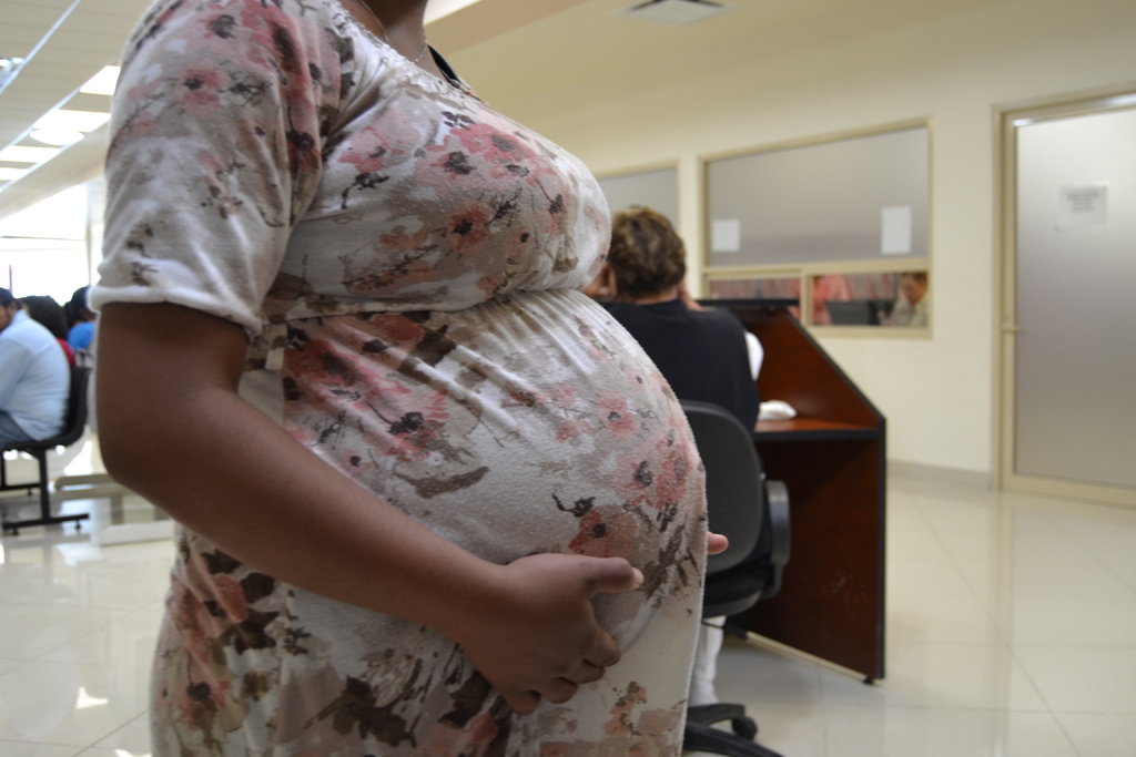 Ofrece IMSS apoyo médico a las mujeres embarazadas.