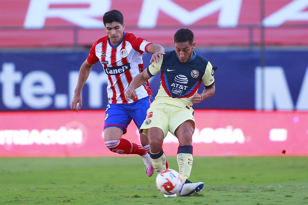 El América venció este sábado al Atlético San Luis 2-1 con goles del argentino Emanuel Aguilera y Henry Martín y subió al segundo lugar del Apertura 2020 del fútbol mexicano. (ARCHIVO)