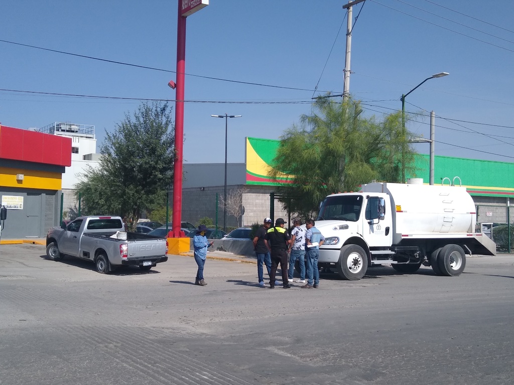 El aparatoso accidente vial ocurrió sobre el bulevar José Rebollo Acosta del municipio de Gómez Palacio. (EL SIGLO DE TORREÓN)