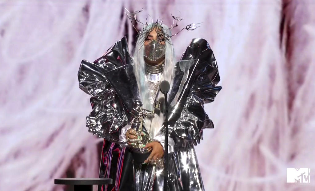Lady Gaga arrasó en la ceremonia de los Premios MTV a los Videos Musicales, mientras The Weeknd se llevó el máximo honor. (ARCHIVO)