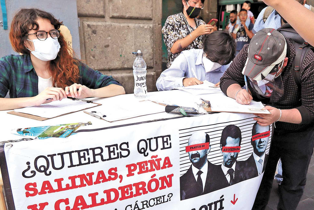 Iniciará en Torreón el proceso de recolección de firmas para solicitar la realización de una consulta ciudadana en la que se decida si los expresidentes mexicanos deben ser investigados. (ARCHIVO)