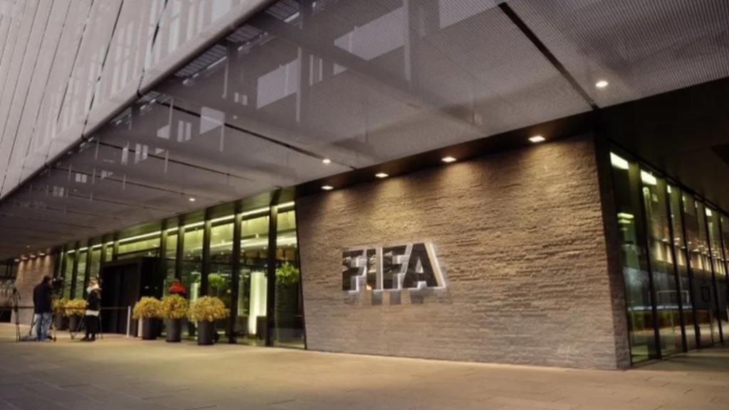 La FIFA anunció el martes la creación de un comité de regulación para administrar la actividad de la federación venezolana, así como organizar unas elecciones de todos sus miembros tras el fallecimiento en agosto de su presidente en funciones, Jesús Berardinelli. (CORTESÍA)