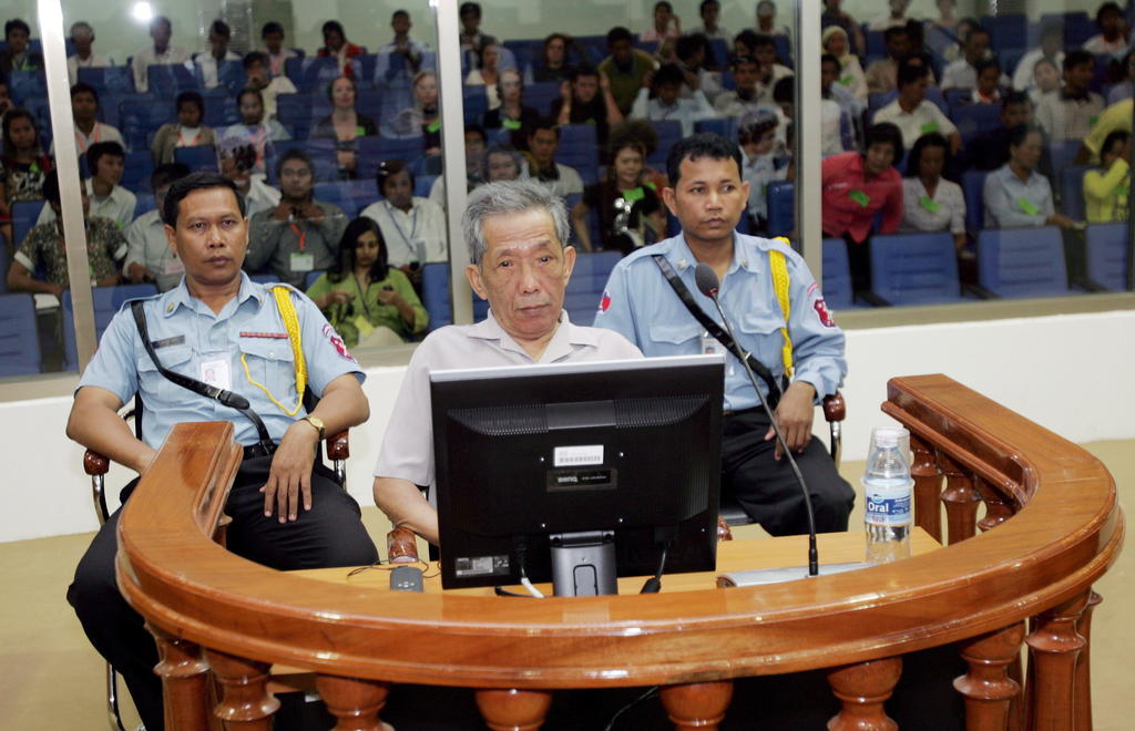 Kaing Guek Eav, alias Duch, falleció este miércoles a los 77 años en Camboya, donde en 2010 se convirtió en el primer condenado por los crímenes del Jemer Rojo juzgados en un tribunal internacional. (EFE)