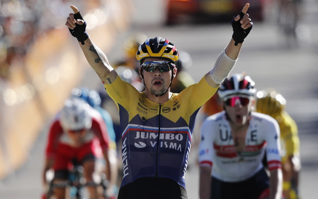 Celebra Primoz Roglic tras ganar la cuarta etapa del Tour. (AP)