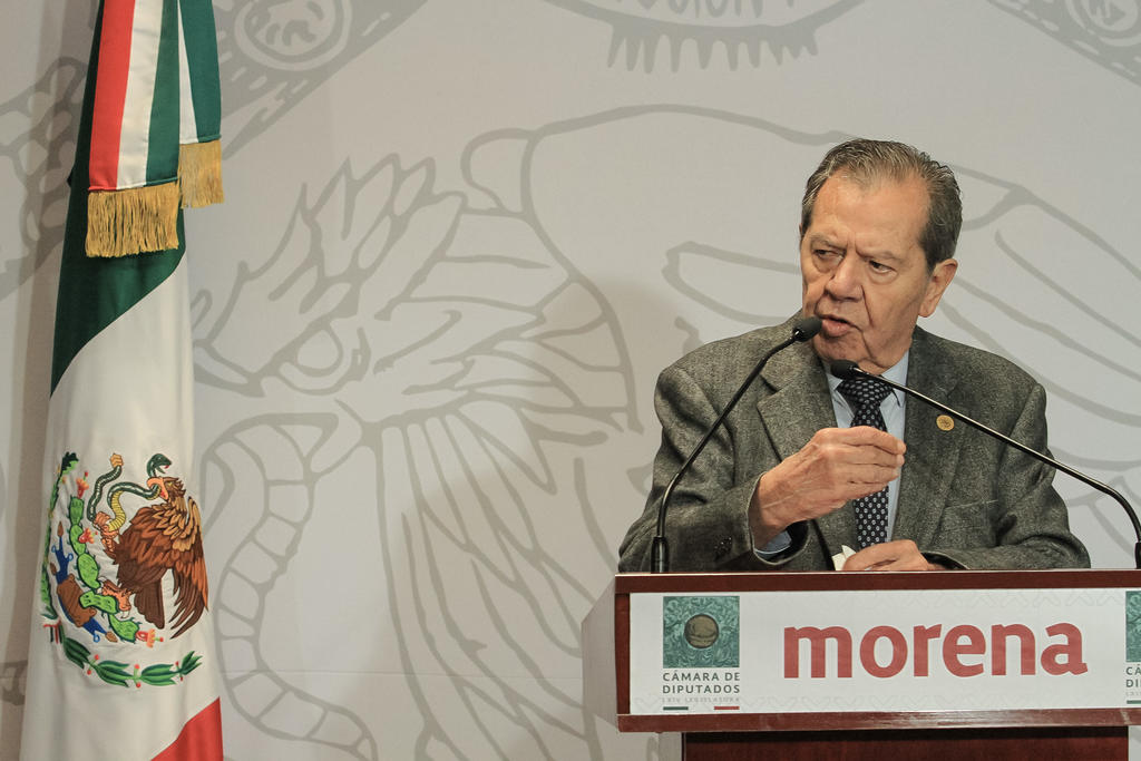 El diputado federal, Porfirio Muñoz Ledo, levantó la mano para inscribirse en la carrera para competir por la dirigencia nacional de Morena, según informaron personas cercanas al legislador. (ARCHIVO)