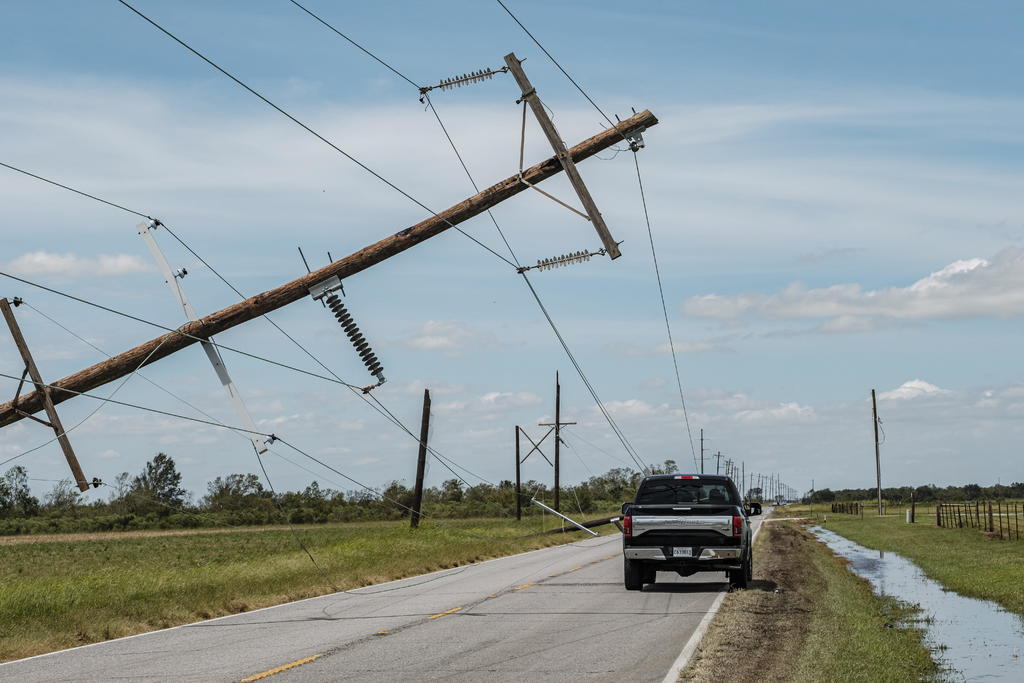 El Departamento de Salud de Luisiana informó el sábado dos muertes adicionales relacionadas con el huracán 'Laura', lo que eleva el número total de muertos por la tormenta en el estado a 25. (ARCHIVO) 
