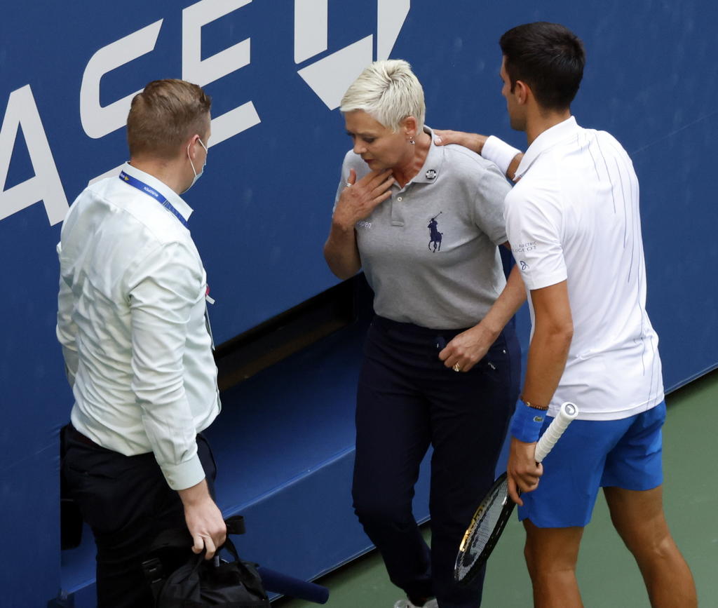 El tenista Novak Djokovic se pronunció a través de redes sociales sobre el incidente durante el US Open, donde agredió a una jueza de línea al proyectar la pelota en su dirección. (EFE)