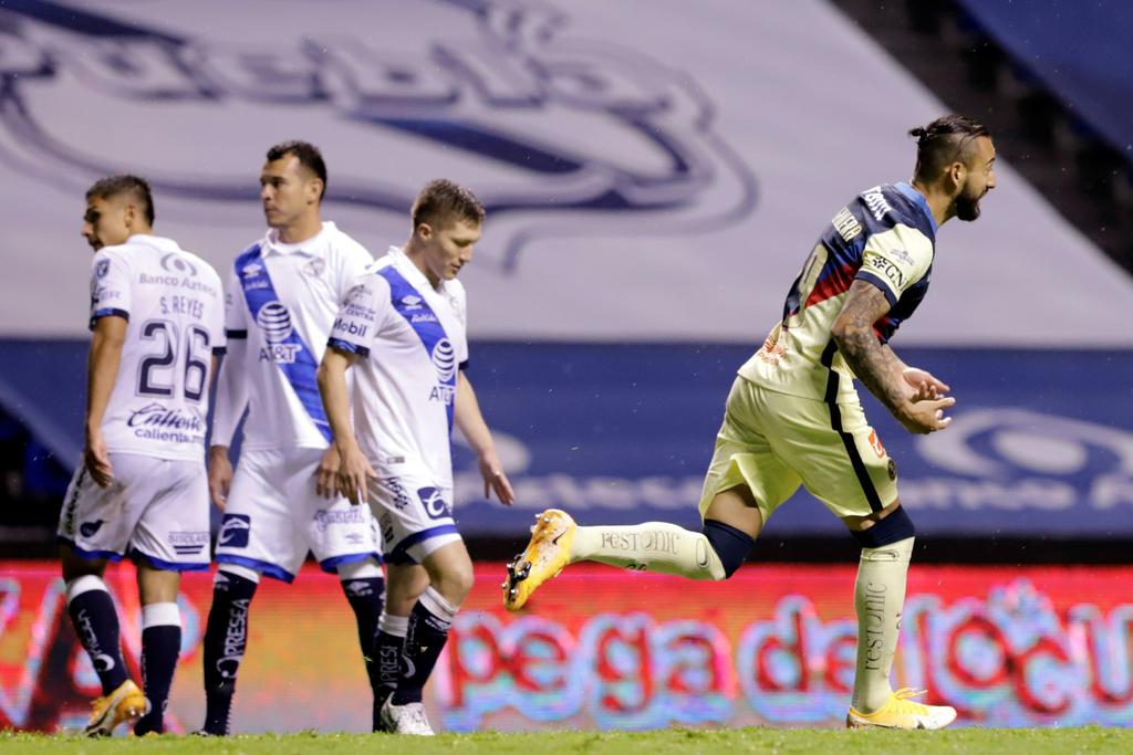 Llegamos a la mitad del torneo Guard1anes 2020 y este martes por la noche La Franja de Puebla recibió la visita de las Águilas del América en emocionante partido, donde los de la capital del país remontaron una desventaja de dos goles y que concluyó 3-2 en favor de los emplumados en acciones de la jornada 9. (EFE)