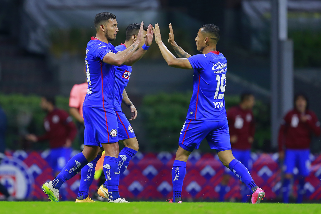 Cruz Azul buscará su quinta victoria del torneo en la cancha del Azteca, donde se medirá a los peligrosos Tuzos de Pachuca. (JAM MEDIA)