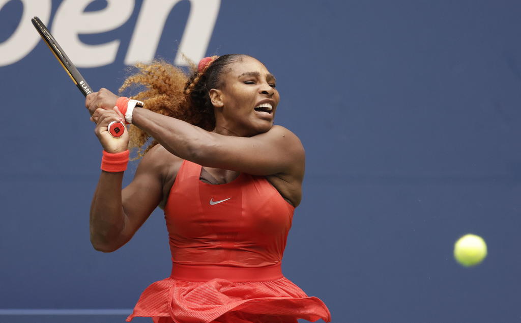 La estadounidense Serena Williams, quien hoy se clasificó de remontada a las semifinales del Abierto de Estados Unidos a expensas de Tsvetana Pironkova, admitió que tiene que mejorar su juego para aspirar a llegar a la final del torneo. (ARCHIVO)