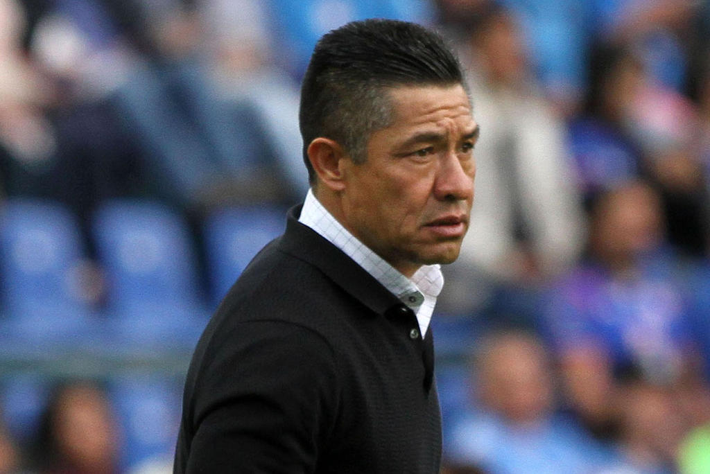 El entrenador del León del fútbol mexicano, Ignacio Ambriz, lamentó este miércoles que su equipo pudo derrotar a los Tigres UANL, pero no supo cerrar desde el primer tiempo el partido de la novena jornada del Apertura 2020. (ARCHIVO)