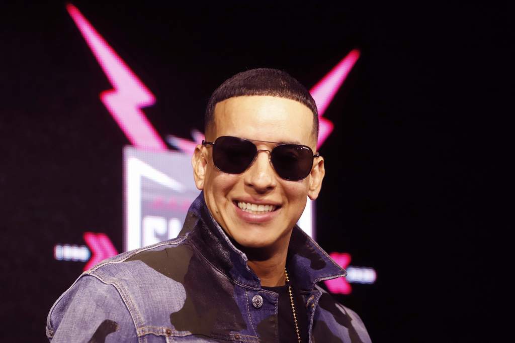 El puertorriqueño Daddy Yankee se convirtió en el primer artista urbano en español en firmar un contrato mundial con una disquera, al anunciar un 'histórico' acuerdo con Universal Music Group, que describió como 'uno de los más caros de la música latina' y con el que lanzará su primer disco en ocho años. (ARCHIVO) 