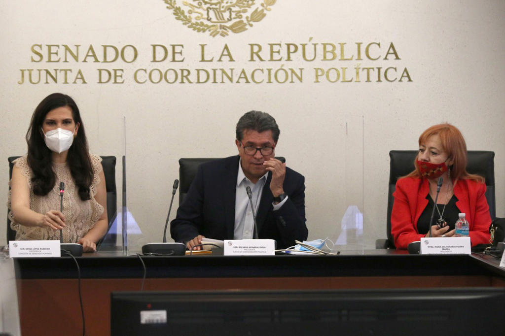  La reunión de Rosario Piedra Ibarra, en el Senado, va a transcurrir en privado y parte de la oposición critica su papel al frente de la Comisión Nacional de los Derechos Humanos (CNDH), los señalamientos se vuelven contundentes, con voces de que mejor renuncie. (EL UNIVERSAL)