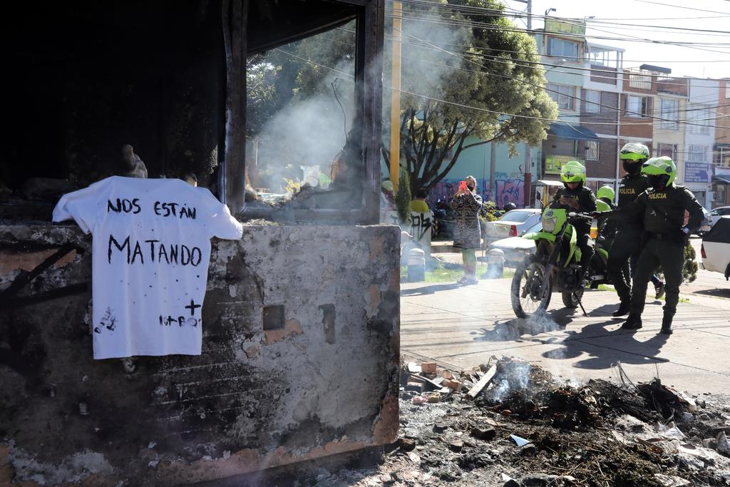 Las protestas comenzaron frente al Comando de Acción Inmediata (CAI) de la Policía del barrio Villa Luz. (EFE) 