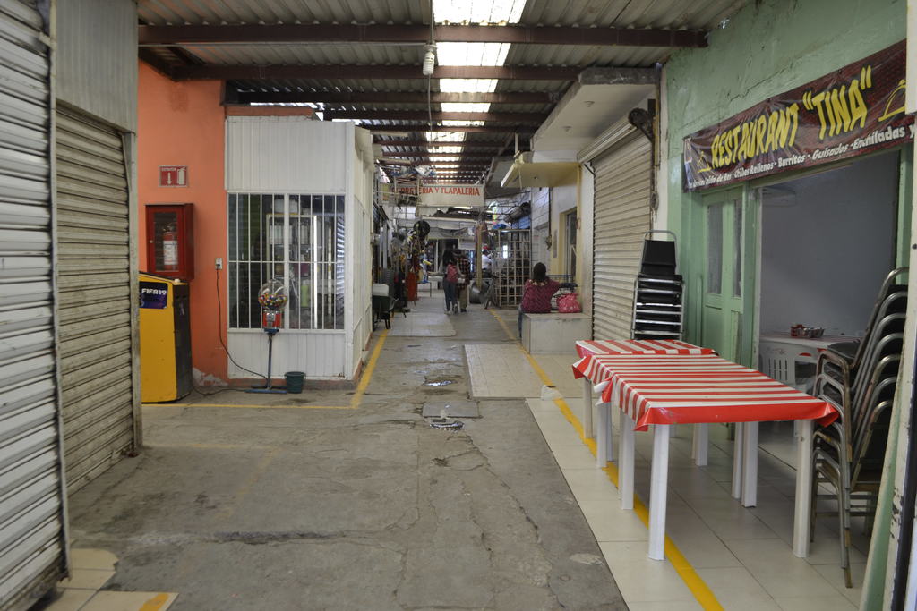 Son más de 80 comerciantes que desde hace varias décadas ofrecen sus productos en el mercado de Francisco I. Madero. (EL SIGLO DE TORREÓN) 