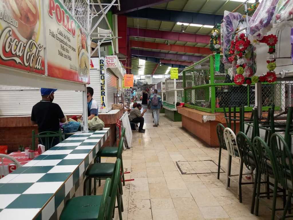 En este año, el Ayuntamiento de Torreón aumentó en un 50 por ciento el pago de impuestos a los locatarios del Mercado Juárez. (PRIMITIVO GONZÁLEZ)