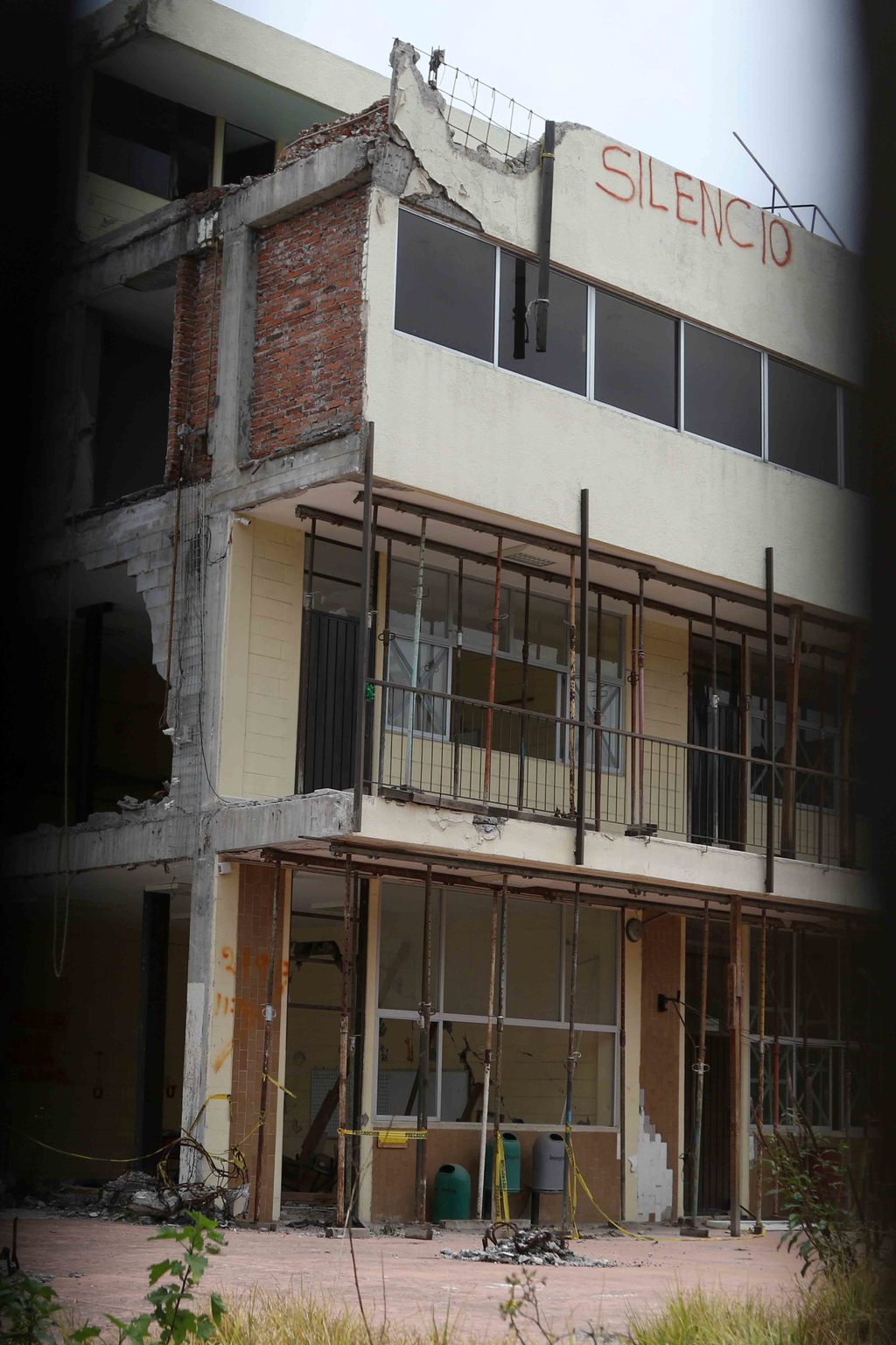 Todavía existen muchos edificios que fueron afectados por el sismo del 19 de septiembre. (ARCHIVO) 