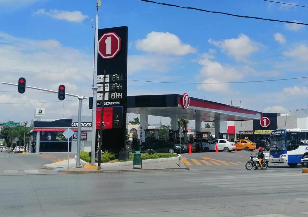 La gasolinera se ubica sobre el bulevar Revolución y Paseo de la Rosita del municipio de Torreón. (EL SIGLO DE TORREÓN)