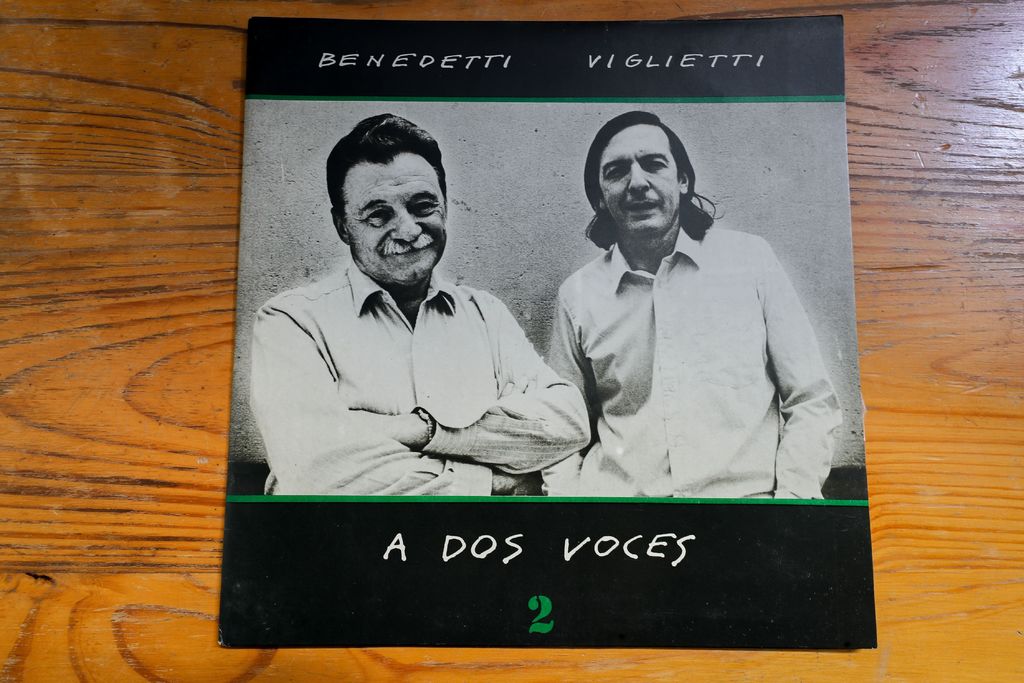 Versos musicalizados. El escritor uruguayo acompañó con sus versos el auge de la Nueva canción latinoamericana, estrechamente ligada a los movimientos guerrilleros de izquierda en la región y de la que formaron parte músicos como Viglietti.