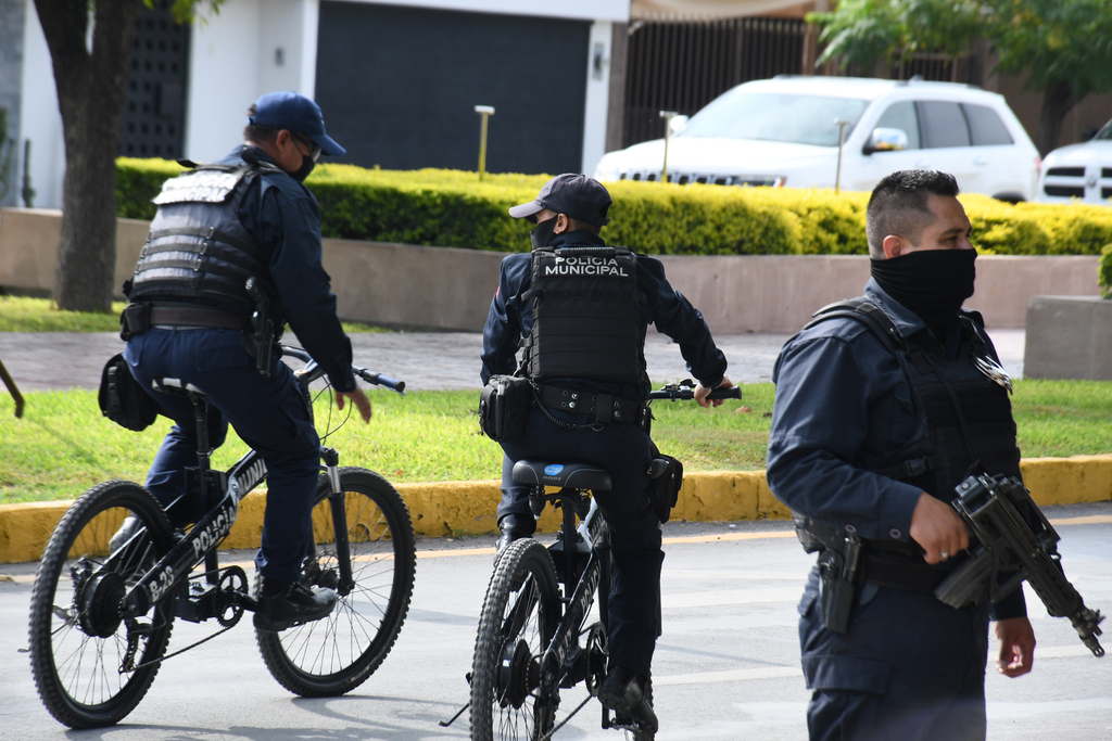 Dentro de la estrategia de seguridad se implementaron recorridos de policías pedestres y ciclistas. (EL SIGLO DE TORREÓN)