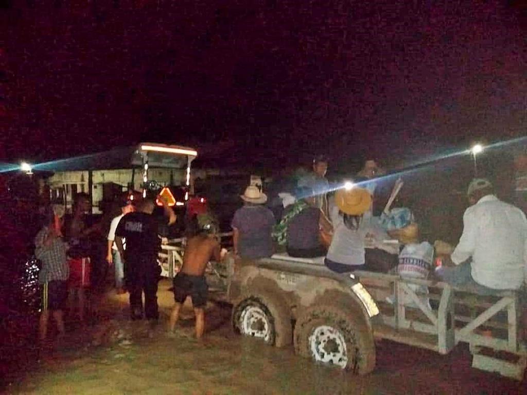 La evacuación de 50 personas se realizó por la tarde-noche, con apoyo de la Policía Estatal. (EL SIGLO DE TORREÓN)