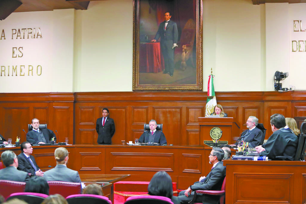 López Obrador aseguró que los ministros de la SCJN decidirán con libertad, sin consignas, si la consulta y la pregunta para llevar a juicio a los últimos cinco expresidentes de México son constitucionales. (ARCHIVO)
