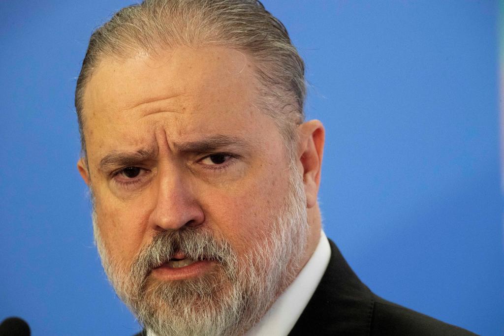 El Fiscal General de Brasil, Augusto Aras, fue diagnosticado este jueves con el nuevo coronavirus SARS-CoV-2 pero no presenta síntomas graves, por lo que permanecerá aislado y trabajando de forma remota. (ARCHIVO)