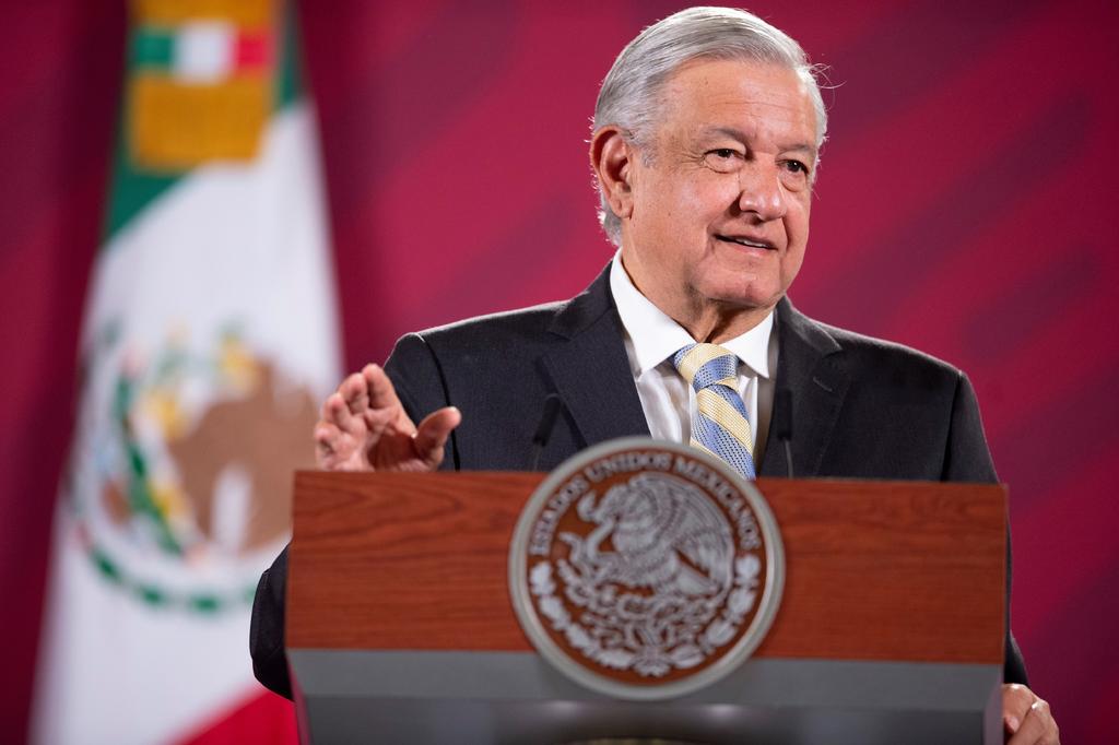 Señalan que el presidente Andrés Manuel López Obrador utiliza 'un discurso permanente de estigmatización y difamación contra los que él llama sus adversarios' y que con ello 'agravia a la sociedad, degrada el lenguaje público y rebaja la tribuna presidencial de la que debería emanar un discurso tolerante'.
(EFE)