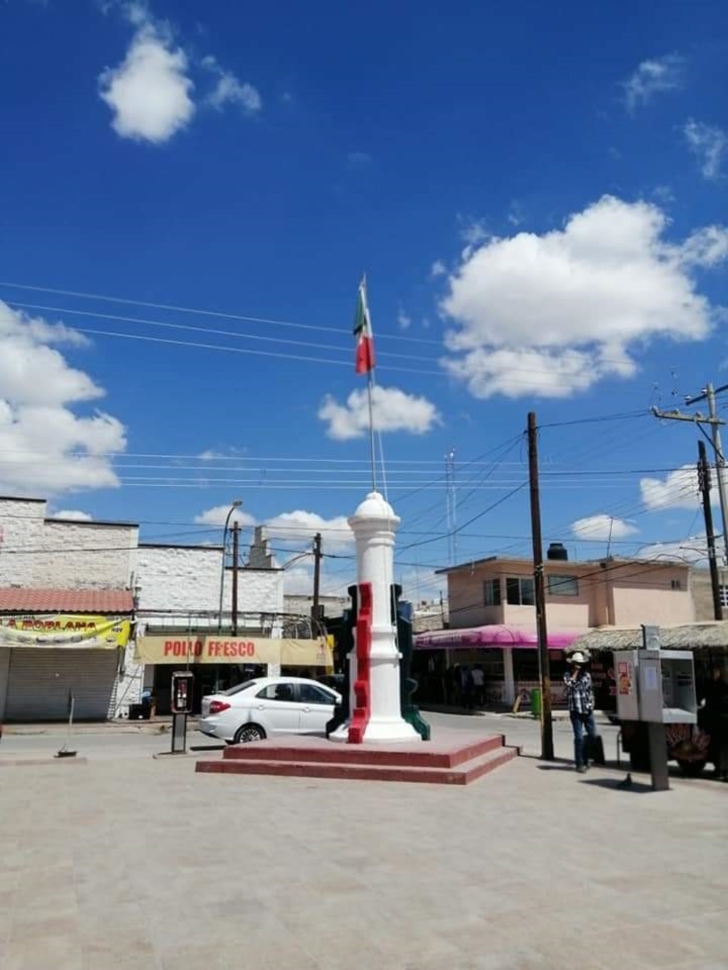 En pleno 16 de septiembre la bandera de México fue robada de la Plaza Principal del municipio de Matamoros. (EL SIGLO DE TORREÓN) 