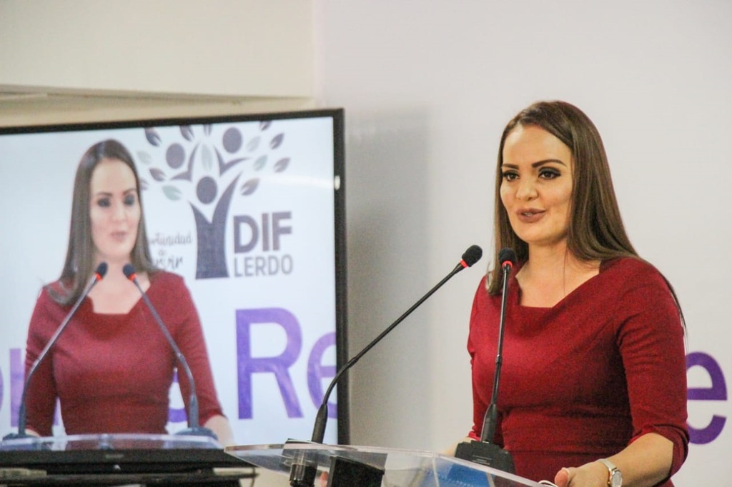 La presidenta del DIF Municipal, Susy Torrecillas, presentó su primer informe de actividades.