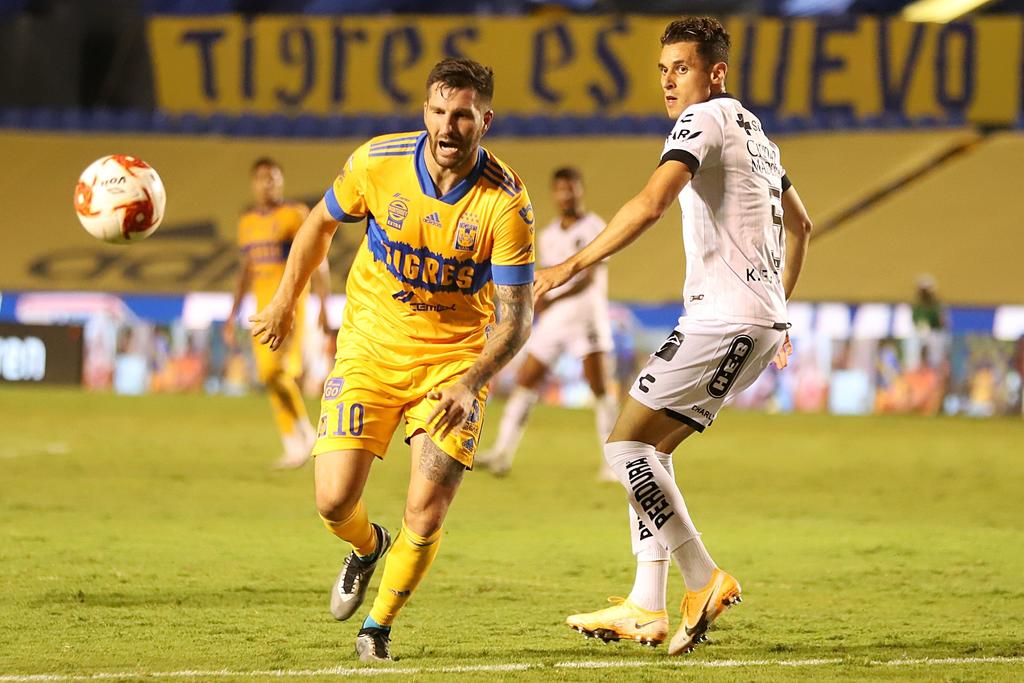 Los Tigres de la UANL vencieron la noche de este sábado en el estadio Universitario a los Gallo Blancos de Querétaro por marcador de 3-0 en partido correspondiente a la Jornada 11 del torneo Guard1anes 2020. (ARCHIVO)