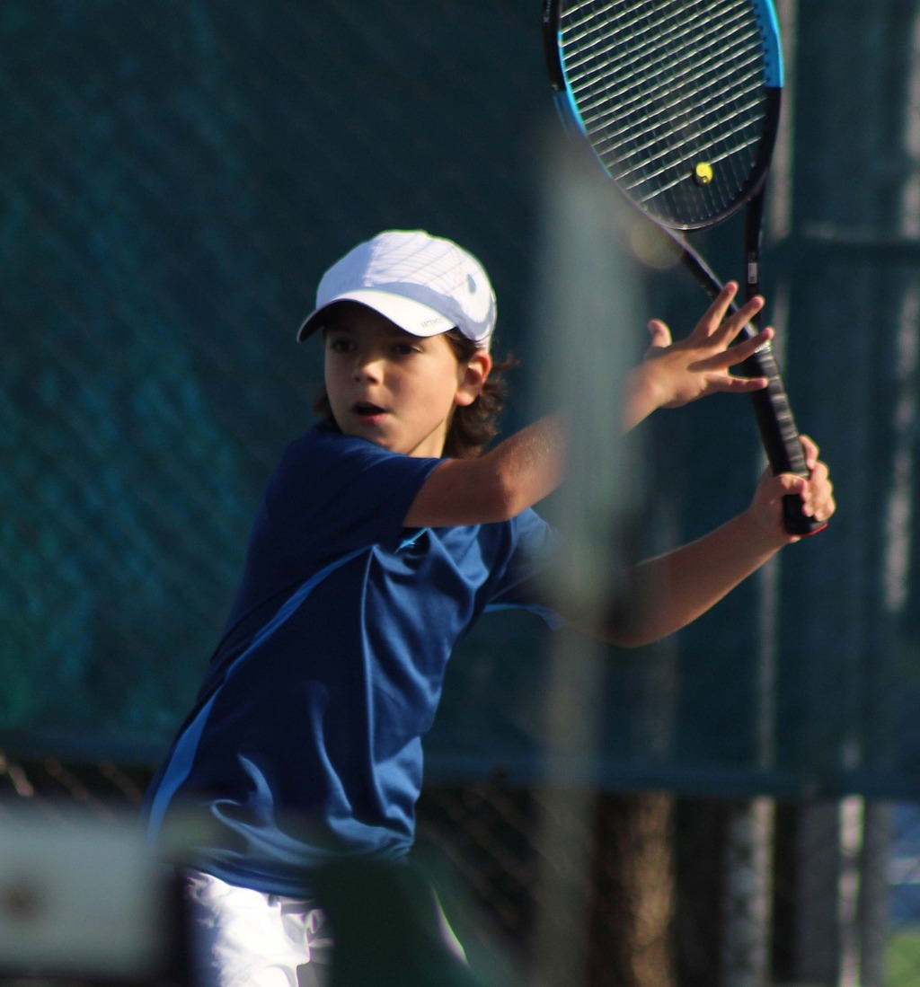 Gran actuación tuvo el pequeño tenista zurdo Aleksander González, en el Torneo Anual de Tenis del Campestre Torreón.