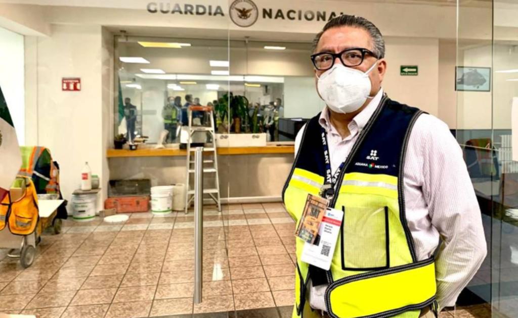 Con el fin de reforzar la estrategia conjunta para frenar el ingreso ilegal de armas, sustancias ilícitas y el combate al contrabando y corrupción, el titular de la Administración General de Aduanas, supervisó las instalaciones aduaneras del Aeropuerto Internacional de la Ciudad de México. (ARCHIVO)