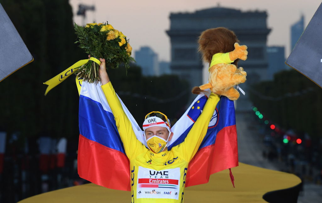 El esloveno Tadej Pogacar se convirtió en el segundo ganador más joven del Tour de Francia. (EFE)