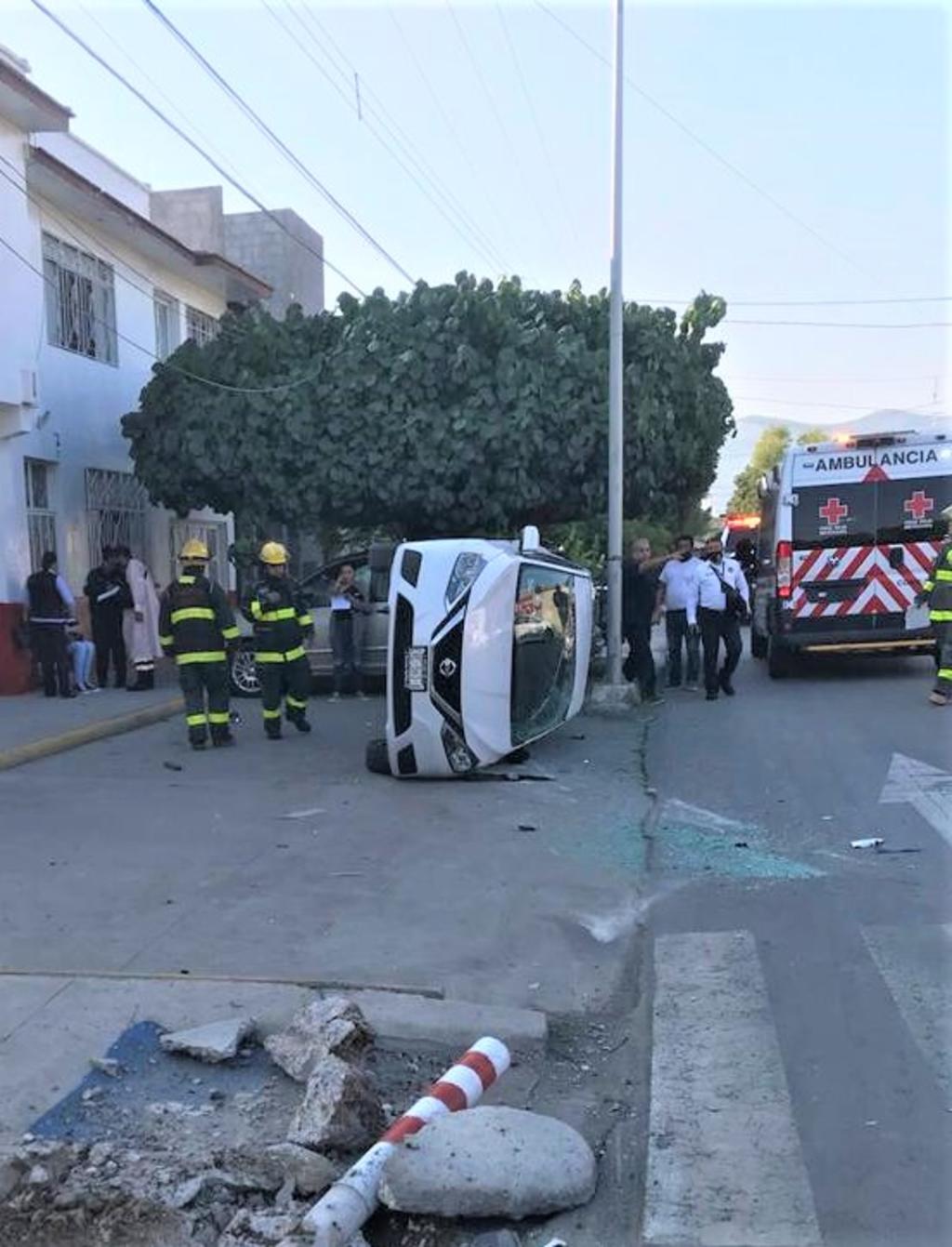 El percance sucedió alrededor de las 9 de la mañana de este martes en el cruce de la avenida Victoria y calle Comonfort del sector Centro de Torreón.

(EL SIGLO DE TORREÓN)