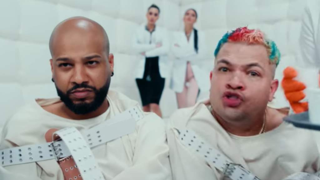 El dúo puertorriqueño de reguetón Jowell y Randy estrenó este miércoles el video musical de Tóxicos, tema incluido en su más reciente álbum, Viva el perreo, y que contó con la coproducción de Bad Bunny. (ESPECIAL) 