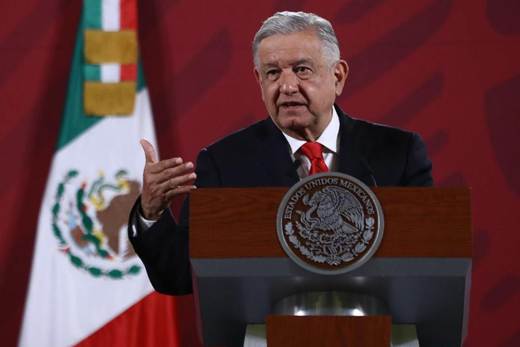 López Obrador señaló a los gobernadores que 'si no les alcanza, ellos tienen que buscar la forma de ahorrar, que no haya corrupción, que no haya derroche ni gastos superfluos', pues se mantendrá el paquete económico presupuestado para 2021.