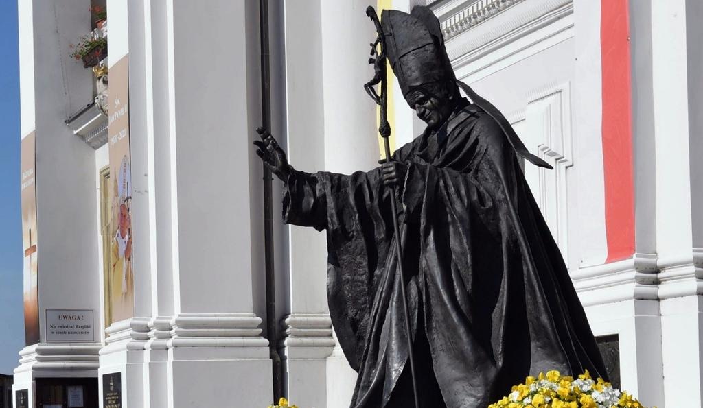 Un relicario dorado con una ampolla dentro que contenía gotas de sangre de san Juan Pablo II ha sido robado de la catedral de la ciudad de Spoleto, en el centro de Italia, confirmó hoy su Arzobispado. (ARCHIVO) 
