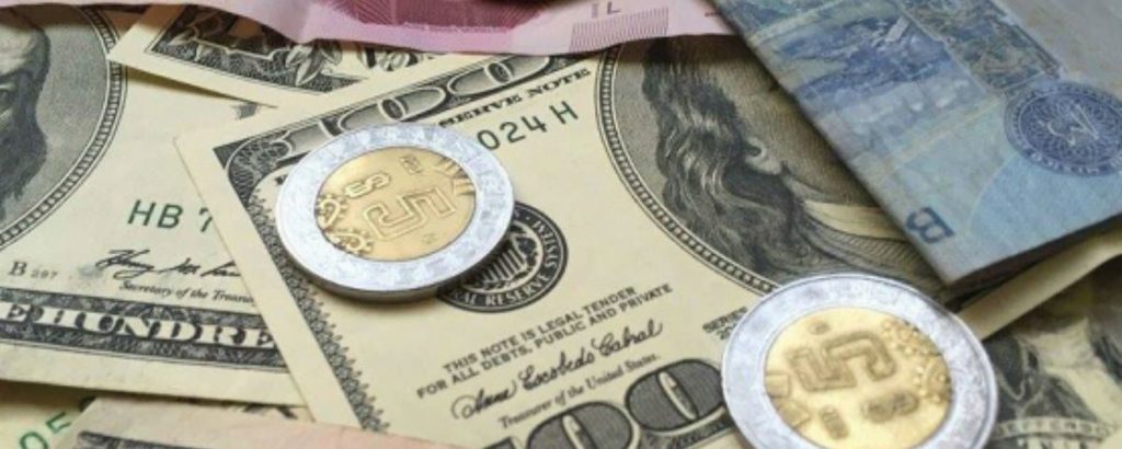 Tras cotizarse hasta en 22.40 pesos, el dólar terminó en 22.51 unidades, reportaron analistas. (ARCHIVO) 