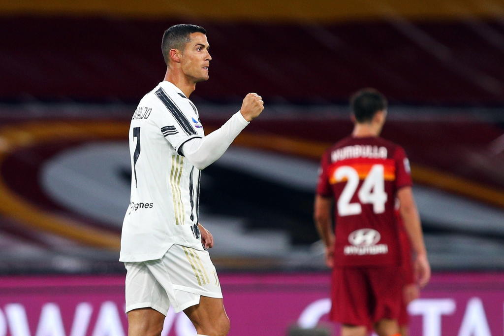 Un doblete del portugués Cristiano Ronaldo evitó este domingo la derrota de un Juventus gris, que empató 2-2 ante el Roma en el estadio Olímpico, en un partido de la segunda jornada de la Serie A italiana en el que el cuadro turinés jugó con diez hombres la última media hora. (ARCHIVO)