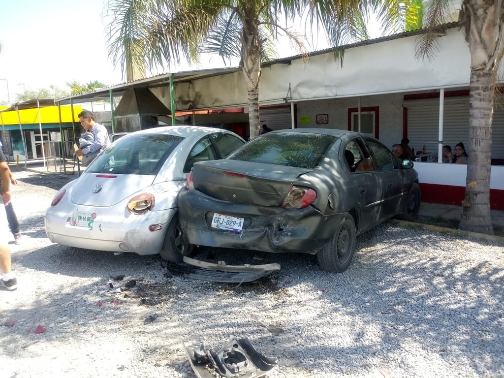 El aparatoso percance vial involucró a cuatro vehículos; ocurrió en Gómez Palacio. (EL SIGLO DE TORREÓN)