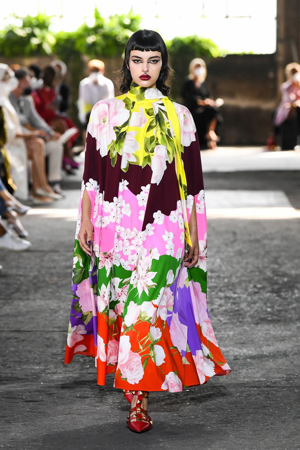 Valentino presenta su colección primavera/verano 2021 para mujeres y hombres en la Semana de la Moda de Milán. (EFE)