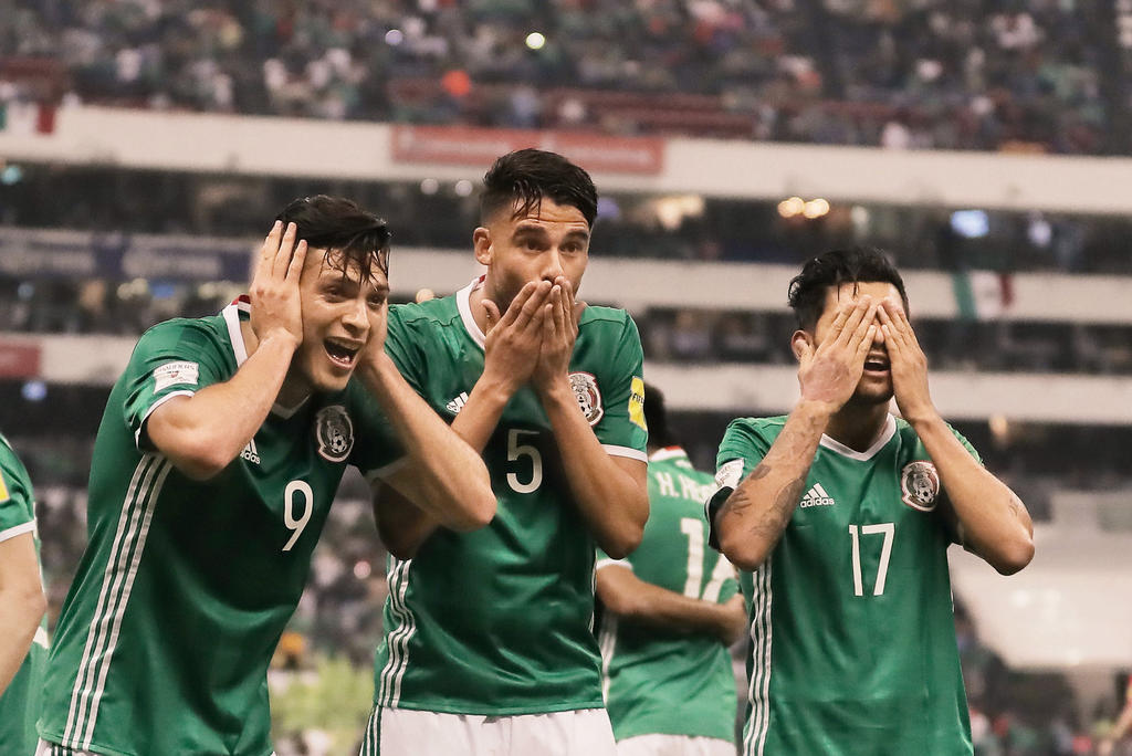 Concacaf realizó el sorteo de su competición estelar y de esta manera, la Selección Mexicana tendrá la oportunidad de jugar contra el técnico mexicano Carlos de los Cobos, que está al frente del equipo salvadoreño. (ARCHIVO)