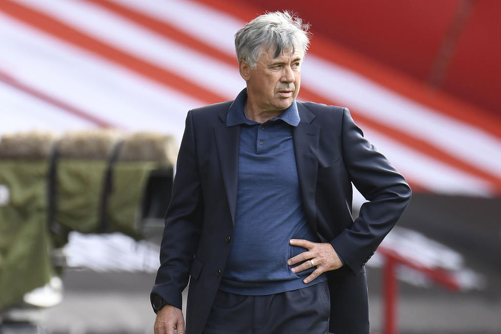 El italiano Carlo Ancelotti, fue elegido como el mejor entrenador del PSG, según anunció este martes el propio club con motivo de su 50 aniversario. (ARCHIVO)