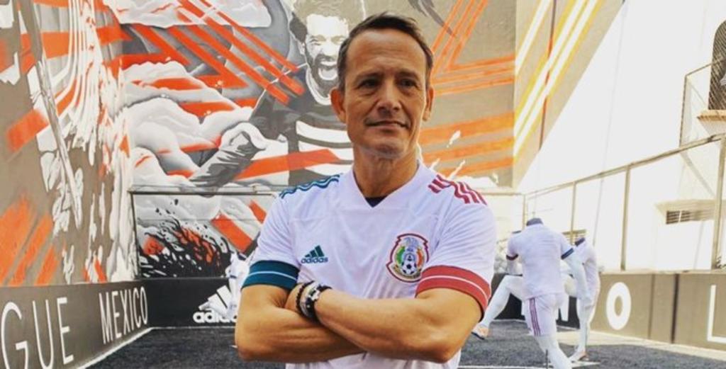 'El Matador' se fue a la yugular en contra del comentarista de ESPN, Jorge Pietrasanta, quien escribió en su cuenta sobre Guillermo Ochoa, portero del América, catalogándolo como el mejor portero de la historia de México. (CORTESÍA)