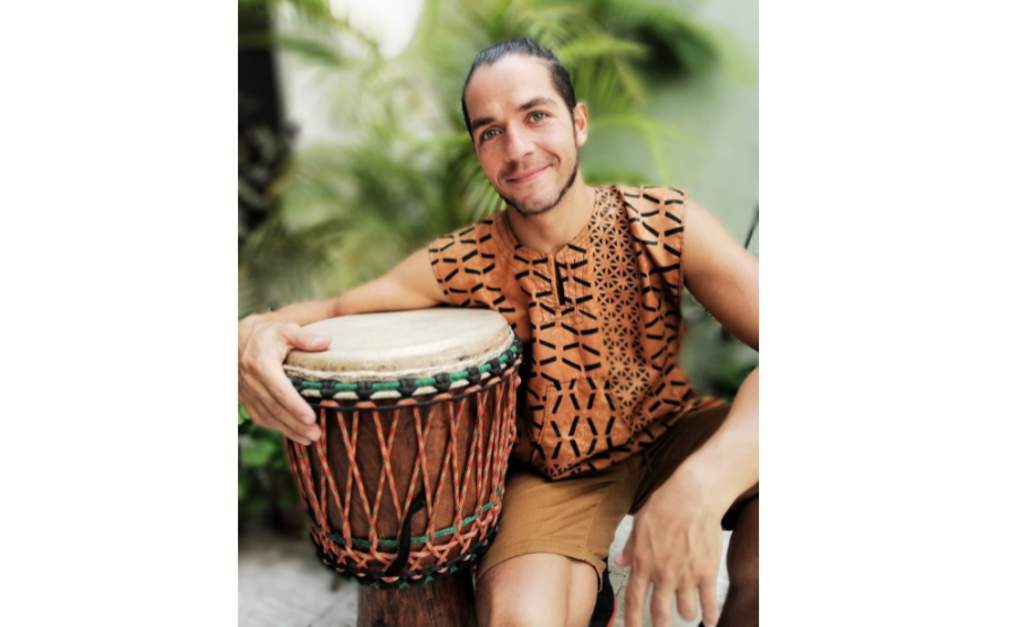 Imparte. Lalo Lomelí sera el guía en la introducción al arte de las percusiones africanas. 
